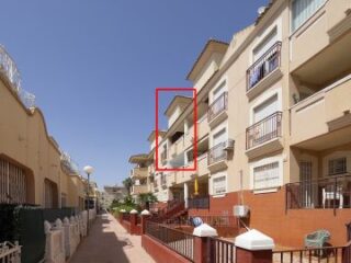 3031-front-top-floor-apartment